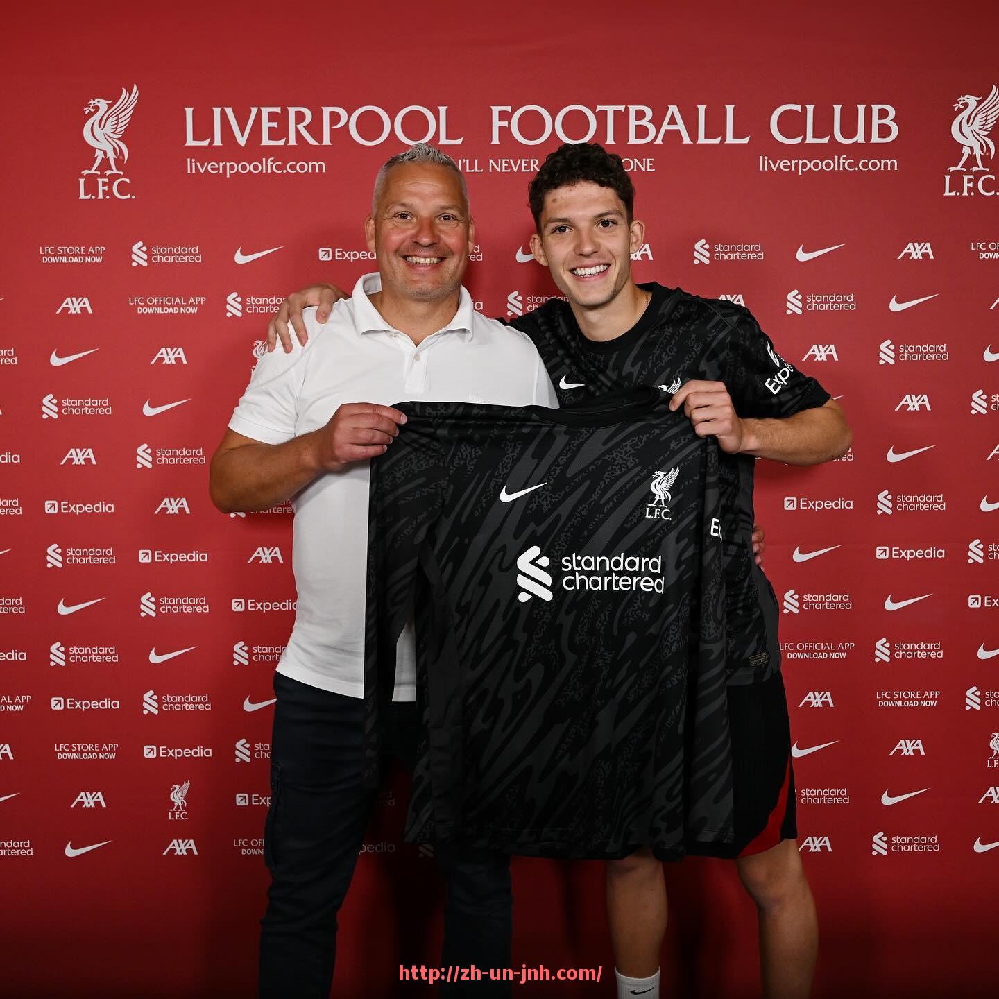 金年会-法甲转会市场动态与各队引援趋势分析