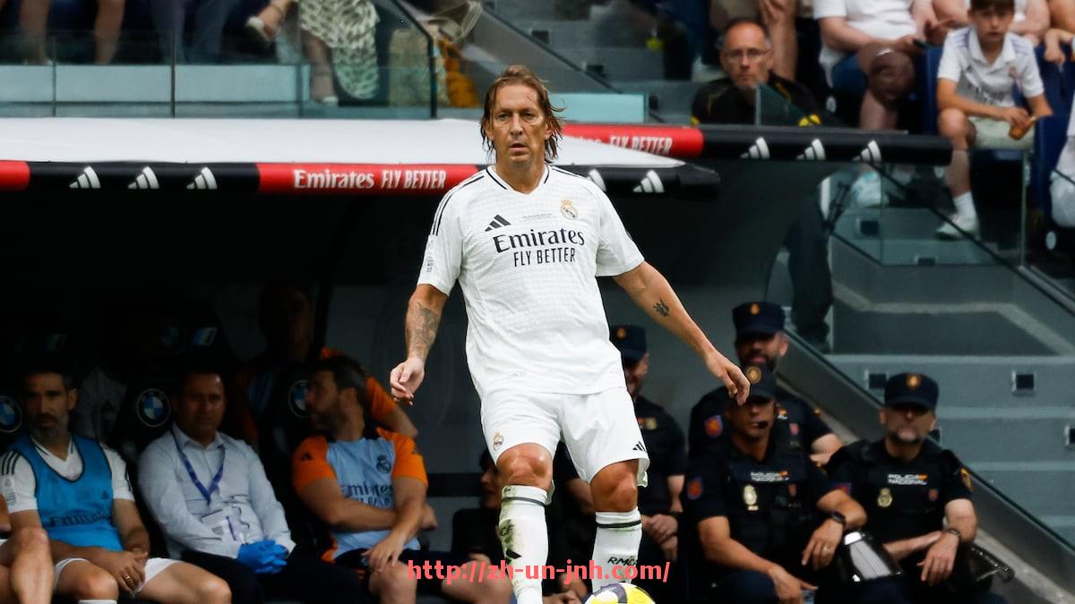 金年会-意甲豪门球队集体降价传闻背后的原因分析